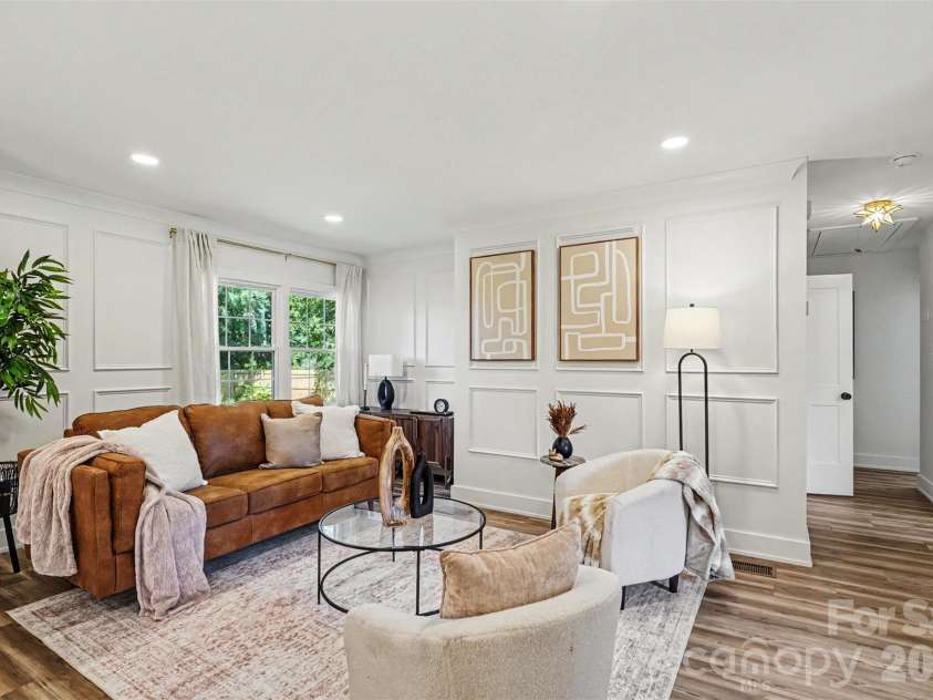 12620 Idlewild Road, Matthews, NC 28105.  MLS# CAR4401903, YatesRealty ID 37622. 