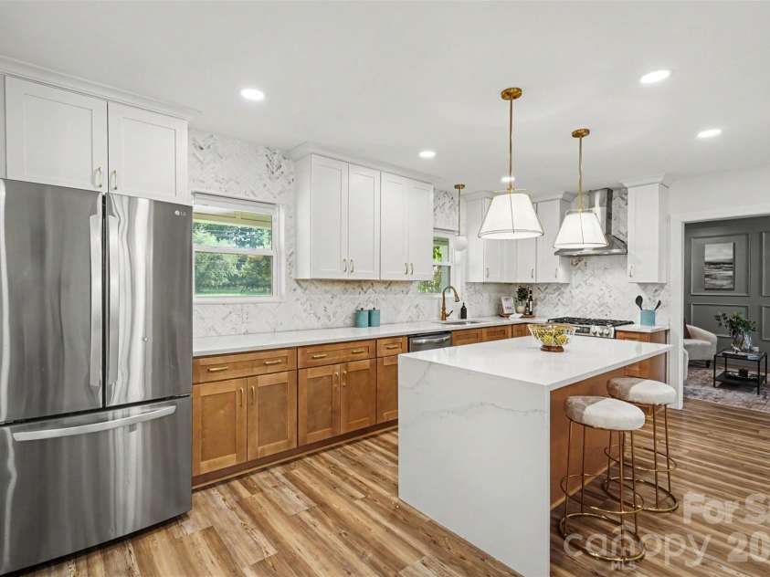 12620 Idlewild Road, Matthews, NC 28105.  MLS# CAR4401903, YatesRealty ID 37622. 