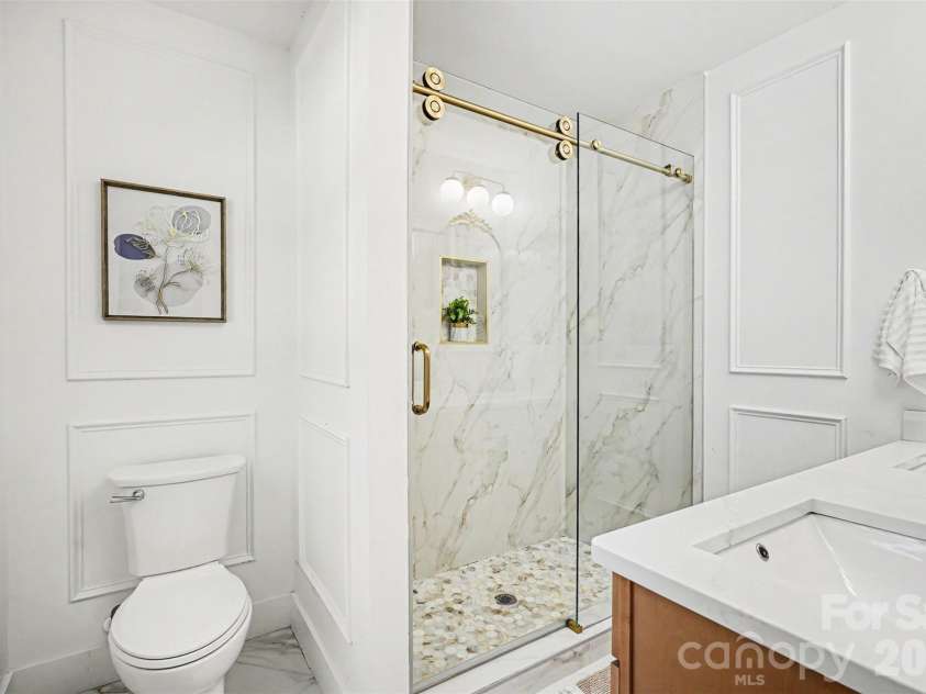 12620 Idlewild Road, Matthews, NC 28105.  MLS# CAR4401903, YatesRealty ID 37622. 
