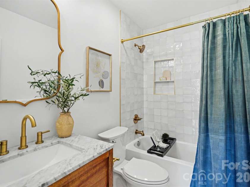 12620 Idlewild Road, Matthews, NC 28105.  MLS# CAR4401903, YatesRealty ID 37622. 