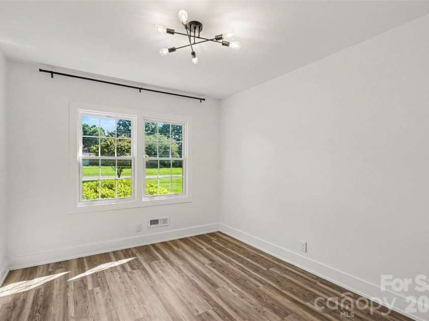 12620 Idlewild Road, Matthews, NC 28105.  MLS# CAR4401903, YatesRealty ID 37622. 