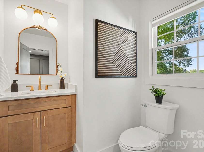 12620 Idlewild Road, Matthews, NC 28105.  MLS# CAR4401903, YatesRealty ID 37622. 