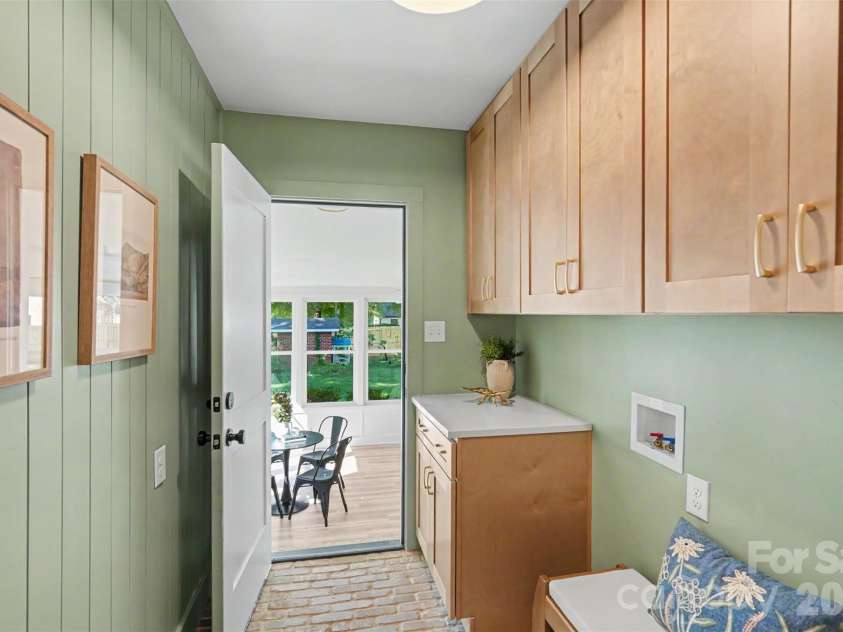 12620 Idlewild Road, Matthews, NC 28105.  MLS# CAR4401903, YatesRealty ID 37622. 