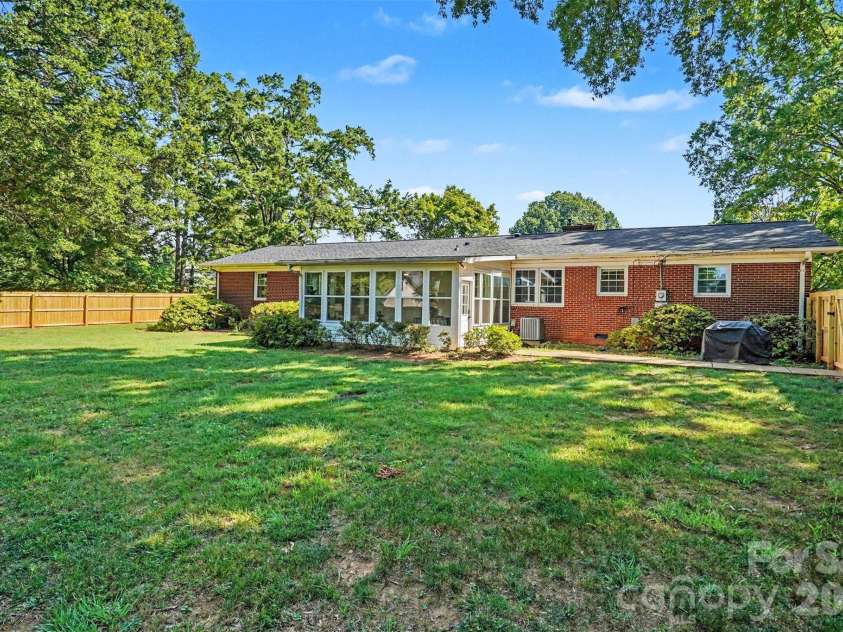 12620 Idlewild Road, Matthews, NC 28105.  MLS# CAR4401903, YatesRealty ID 37622. 
