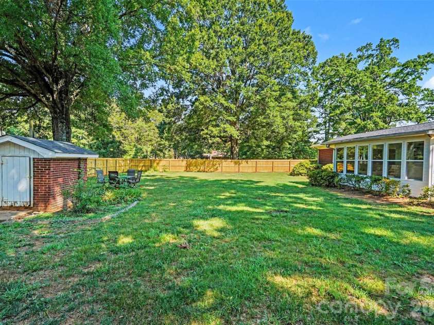 12620 Idlewild Road, Matthews, NC 28105.  MLS# CAR4401903, YatesRealty ID 37622. 