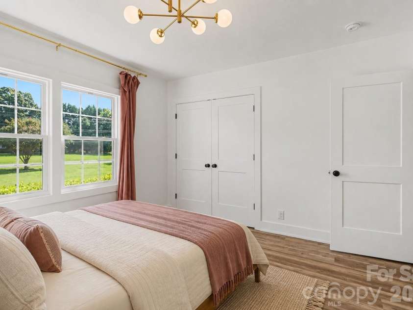 12620 Idlewild Road, Matthews, NC 28105.  MLS# CAR4401903, YatesRealty ID 37622. 