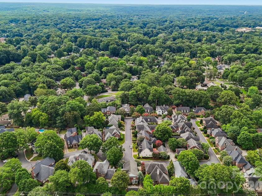 5401 Haynes Hall Place, Charlotte, NC 28270.  MLS# CAR4403065, YatesRealty ID 37623. 