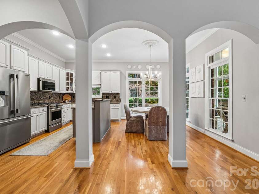 5401 Haynes Hall Place, Charlotte, NC 28270.  MLS# CAR4403065, YatesRealty ID 37623. Kitchen
