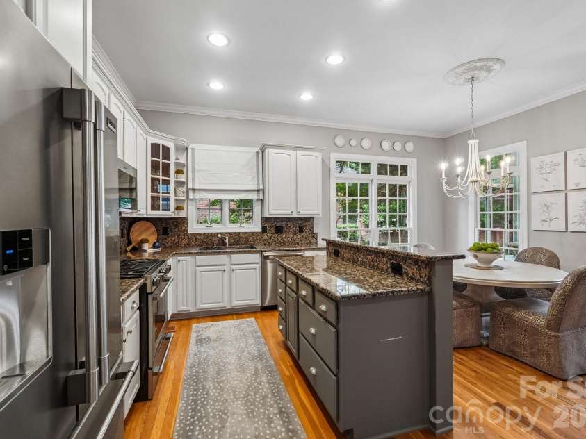 5401 Haynes Hall Place, Charlotte, NC 28270.  MLS# CAR4403065, YatesRealty ID 37623. Kitchen