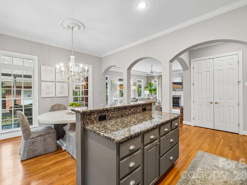 5401 Haynes Hall Place, Charlotte, NC 28270.  MLS# CAR4403065, YatesRealty ID 37623. Kitchen