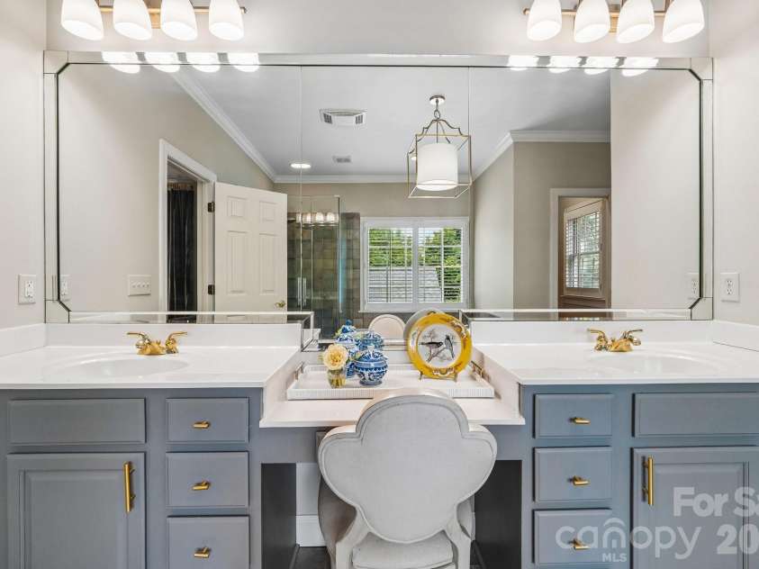 5401 Haynes Hall Place, Charlotte, NC 28270.  MLS# CAR4403065, YatesRealty ID 37623. Owners Bedroom