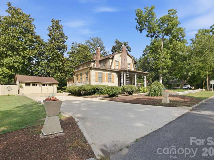 143 End Street, Chester, SC 29706.  MLS# CAR4402952, YatesRealty ID 37624. 
