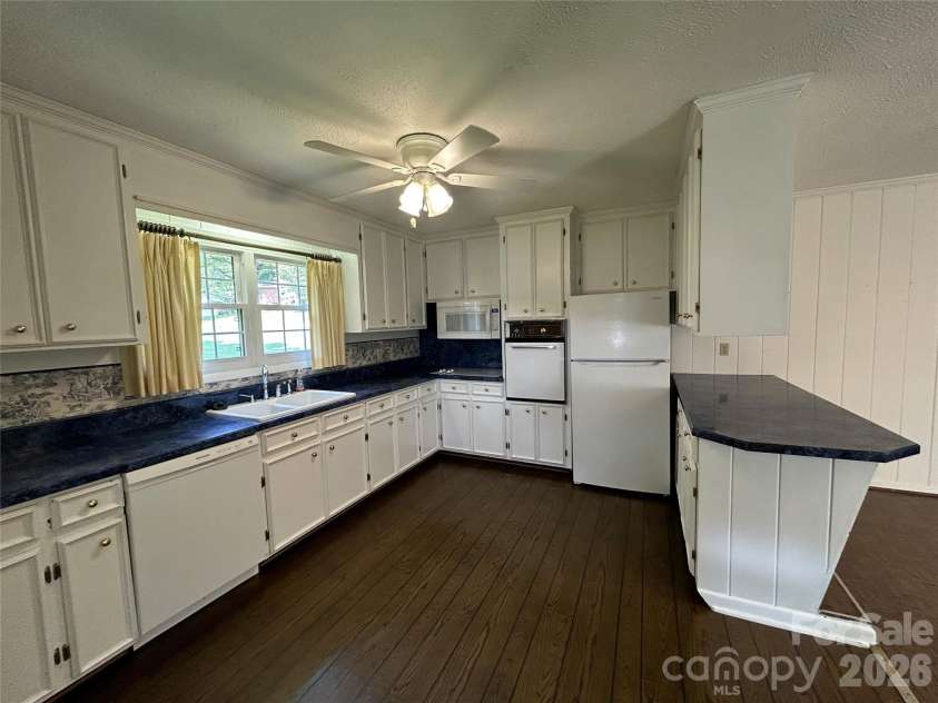 347 Hatley Circle, Concord, NC 28025.  MLS# CAR4393938, YatesRealty ID 37625. 