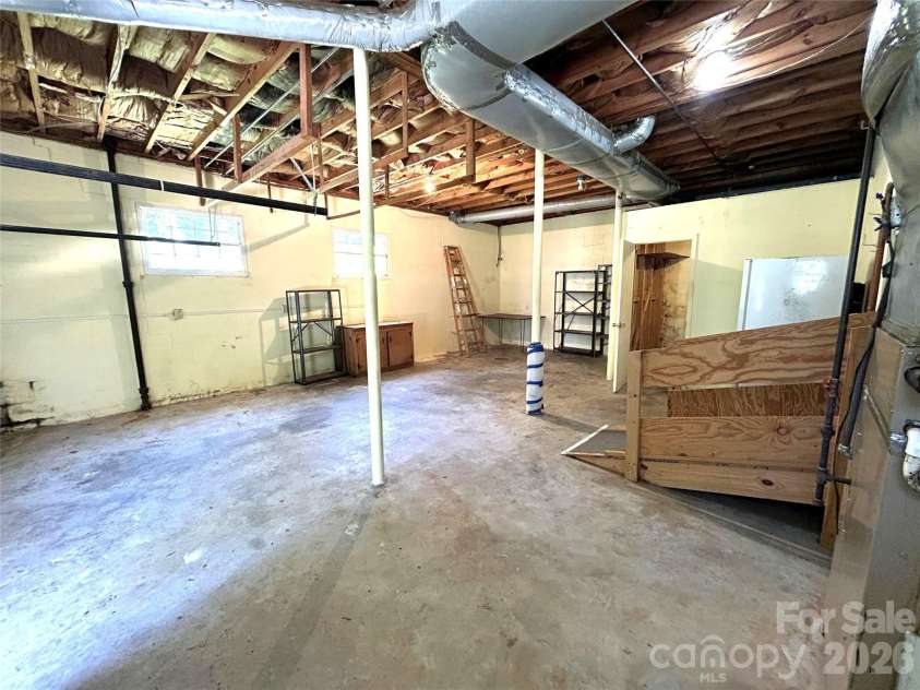 347 Hatley Circle, Concord, NC 28025.  MLS# CAR4393938, YatesRealty ID 37625. Garage/Workshop area