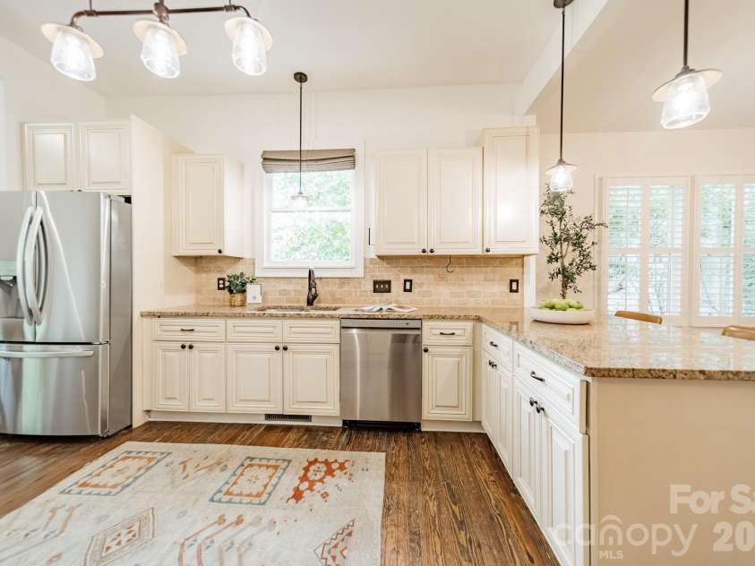 219 Park Avenue, Charlotte, NC 28203.  MLS# CAR4400851, YatesRealty ID 37626. 