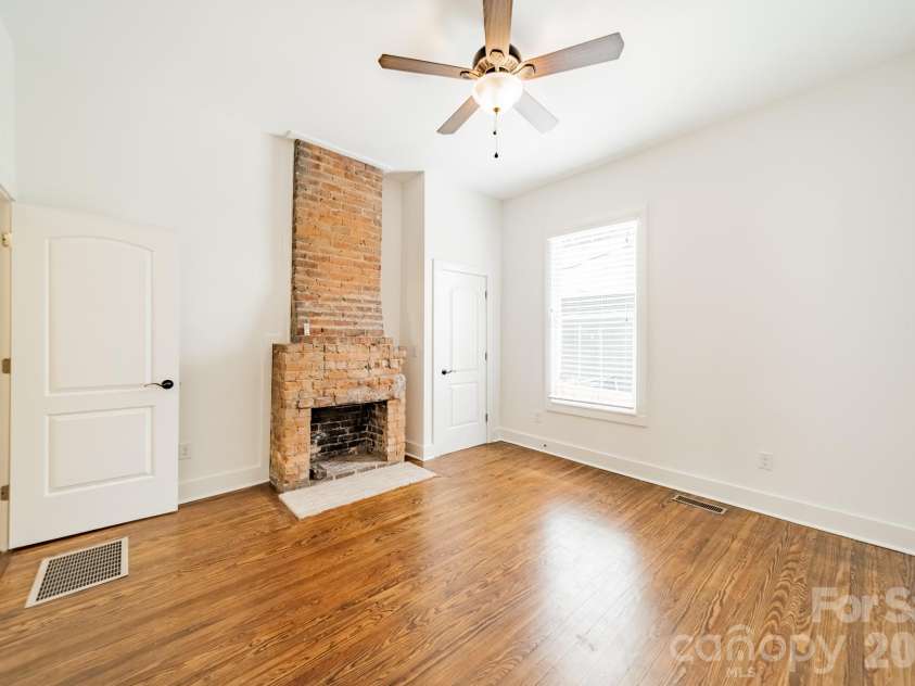219 Park Avenue, Charlotte, NC 28203.  MLS# CAR4400851, YatesRealty ID 37626. 