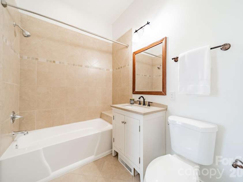 219 Park Avenue, Charlotte, NC 28203.  MLS# CAR4400851, YatesRealty ID 37626. 