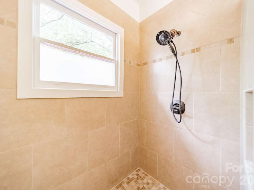 219 Park Avenue, Charlotte, NC 28203.  MLS# CAR4400851, YatesRealty ID 37626. 
