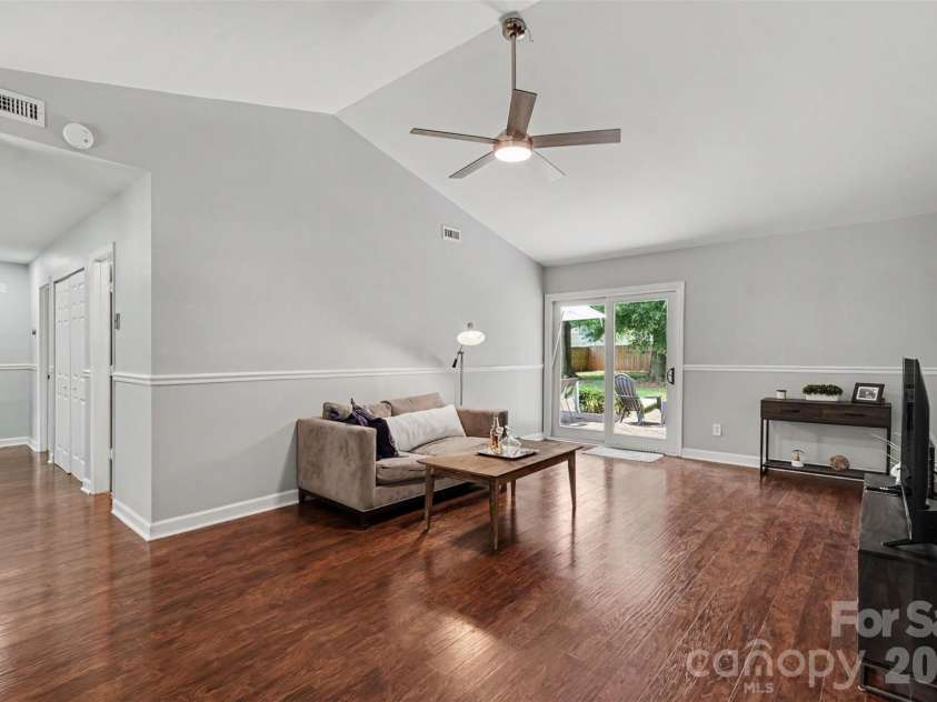 6008 Trysting Road, Charlotte, NC 28227.  MLS# CAR4396209, YatesRealty ID 37627. 