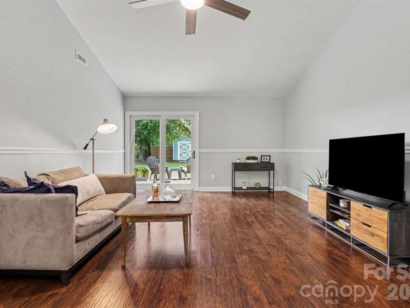 6008 Trysting Road, Charlotte, NC 28227.  MLS# CAR4396209, YatesRealty ID 37627. 