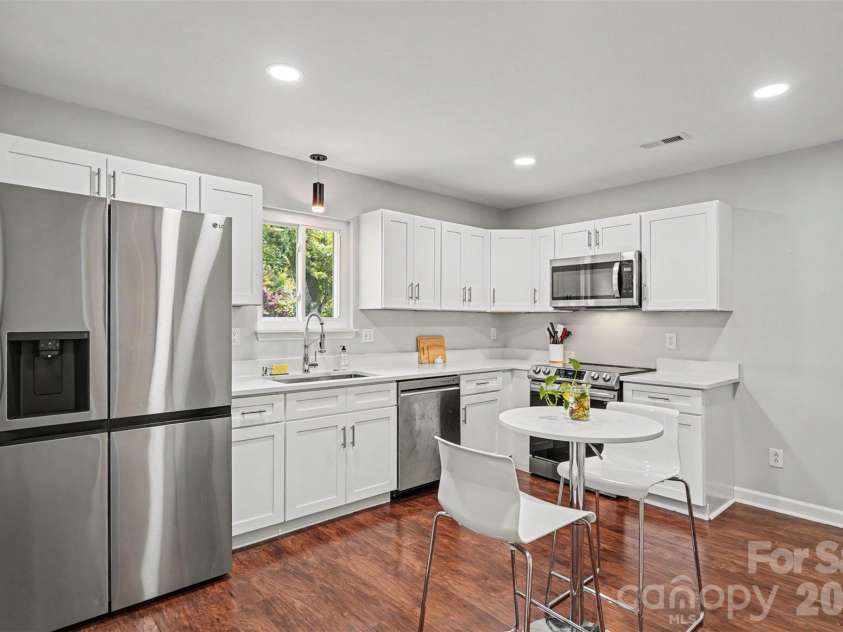 6008 Trysting Road, Charlotte, NC 28227.  MLS# CAR4396209, YatesRealty ID 37627. 