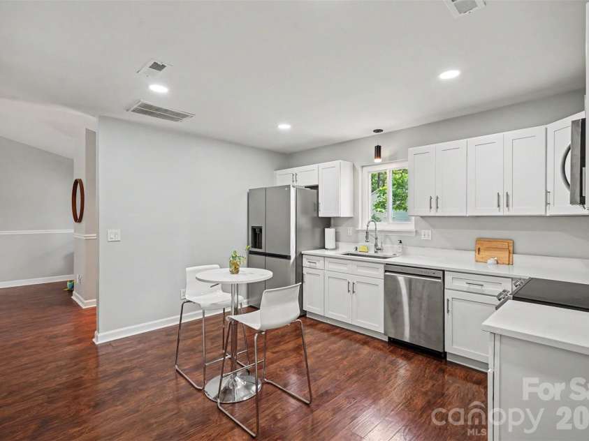 6008 Trysting Road, Charlotte, NC 28227.  MLS# CAR4396209, YatesRealty ID 37627. 