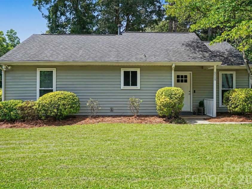 6008 Trysting Road, Charlotte, NC 28227.  MLS# CAR4396209, YatesRealty ID 37627. 