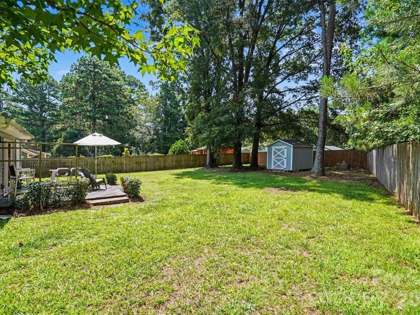6008 Trysting Road, Charlotte, NC 28227.  MLS# CAR4396209, YatesRealty ID 37627. 