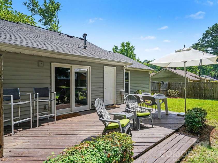 6008 Trysting Road, Charlotte, NC 28227.  MLS# CAR4396209, YatesRealty ID 37627. 