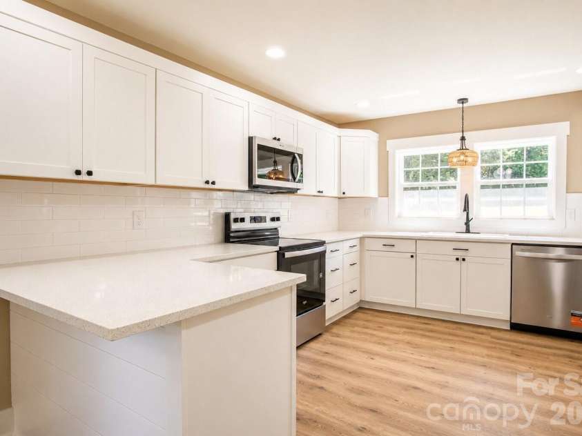 926 Salem Church Road, Lincolnton, NC 28092.  MLS# CAR4403329, YatesRealty ID 37628. Kitchen
