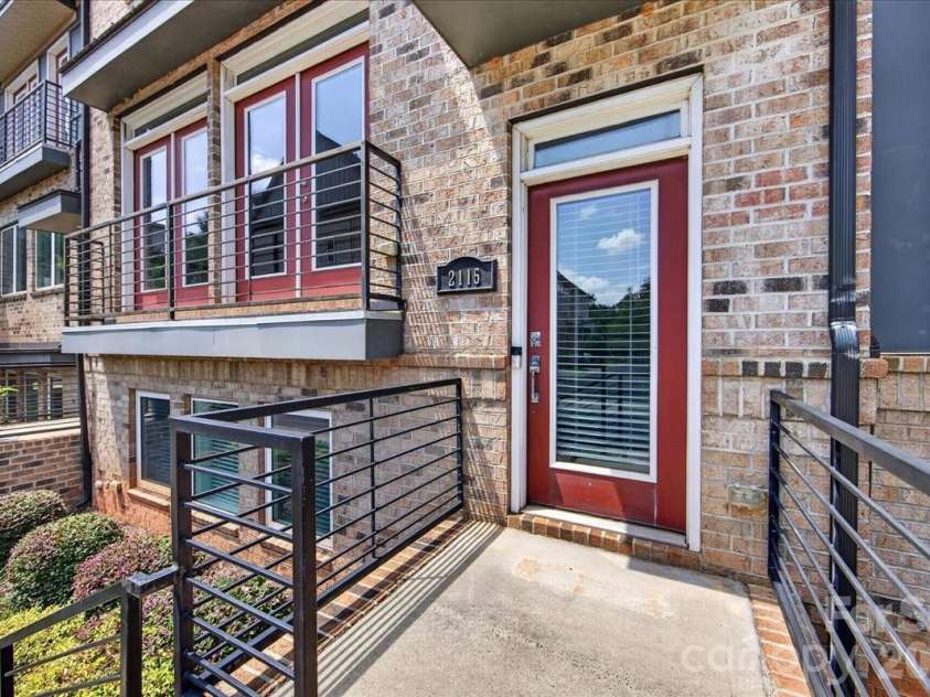2115 Garabrandt Lane, Charlotte, NC 28204.  MLS# CAR4402454, YatesRealty ID 37629. 
