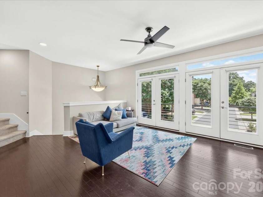 2115 Garabrandt Lane, Charlotte, NC 28204.  MLS# CAR4402454, YatesRealty ID 37629. 