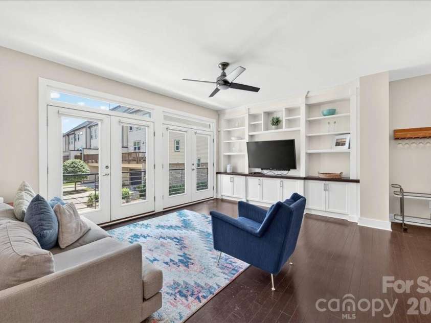 2115 Garabrandt Lane, Charlotte, NC 28204.  MLS# CAR4402454, YatesRealty ID 37629. 