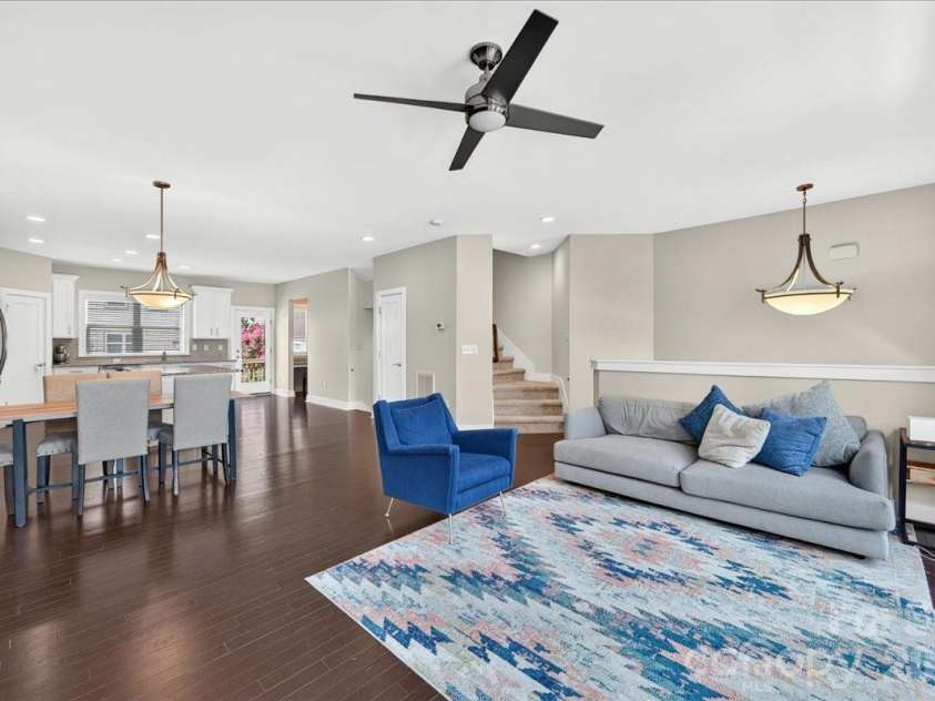 2115 Garabrandt Lane, Charlotte, NC 28204.  MLS# CAR4402454, YatesRealty ID 37629. 