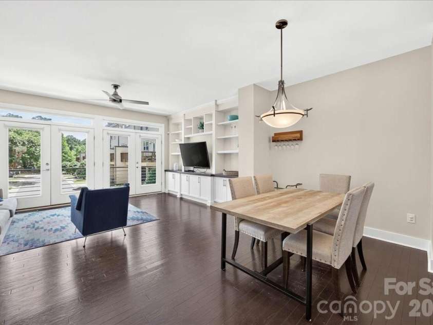 2115 Garabrandt Lane, Charlotte, NC 28204.  MLS# CAR4402454, YatesRealty ID 37629. 