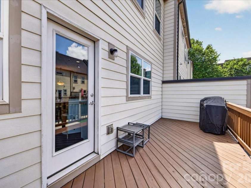 2115 Garabrandt Lane, Charlotte, NC 28204.  MLS# CAR4402454, YatesRealty ID 37629. 