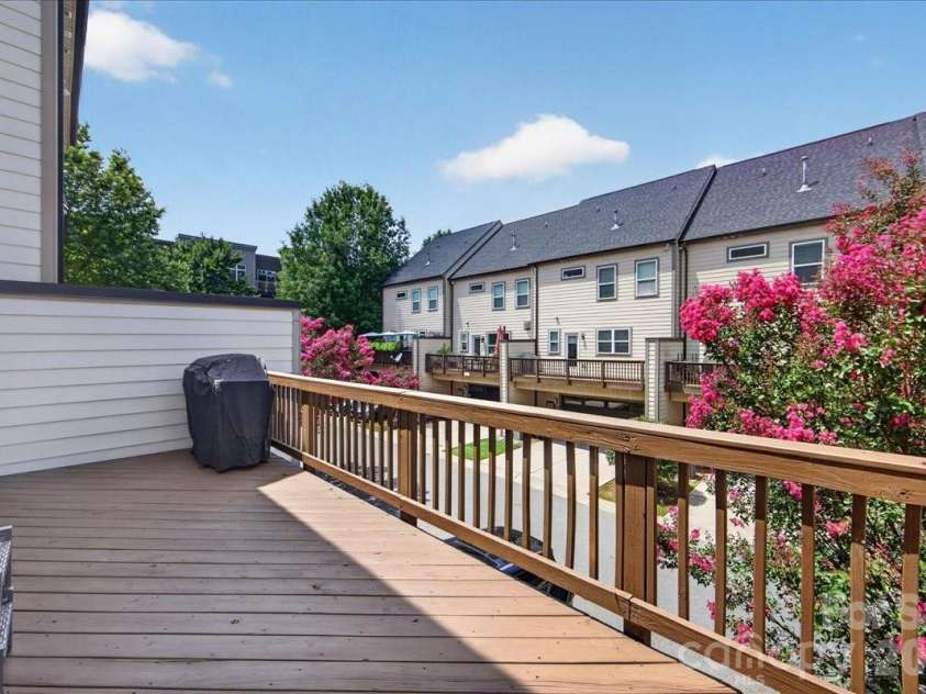 2115 Garabrandt Lane, Charlotte, NC 28204.  MLS# CAR4402454, YatesRealty ID 37629. 