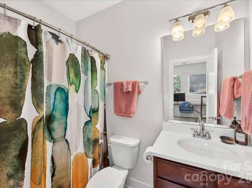 2115 Garabrandt Lane, Charlotte, NC 28204.  MLS# CAR4402454, YatesRealty ID 37629. 
