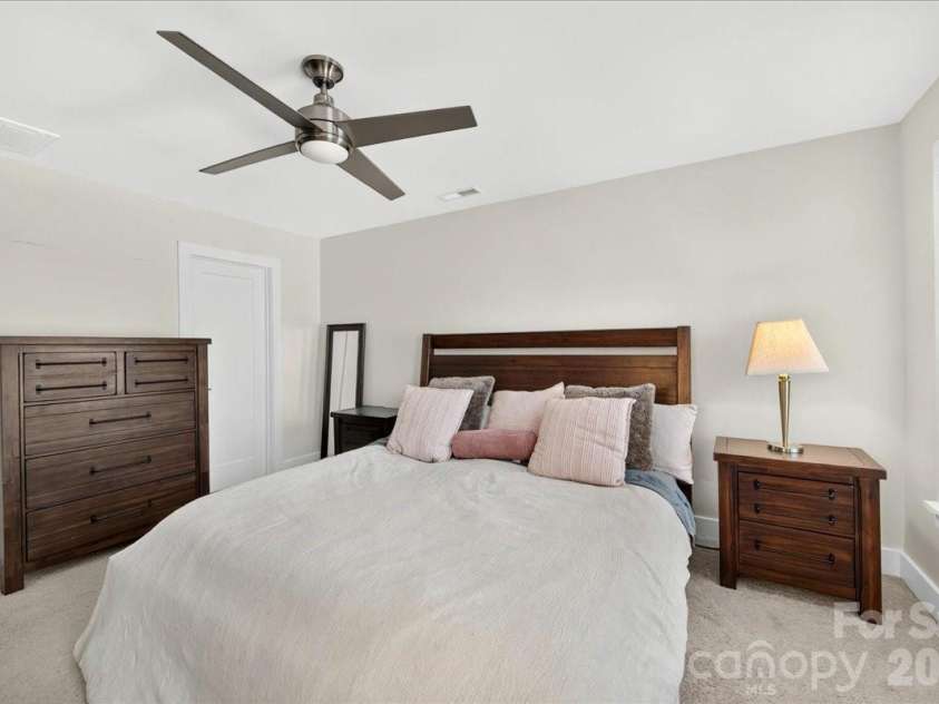 2115 Garabrandt Lane, Charlotte, NC 28204.  MLS# CAR4402454, YatesRealty ID 37629. 