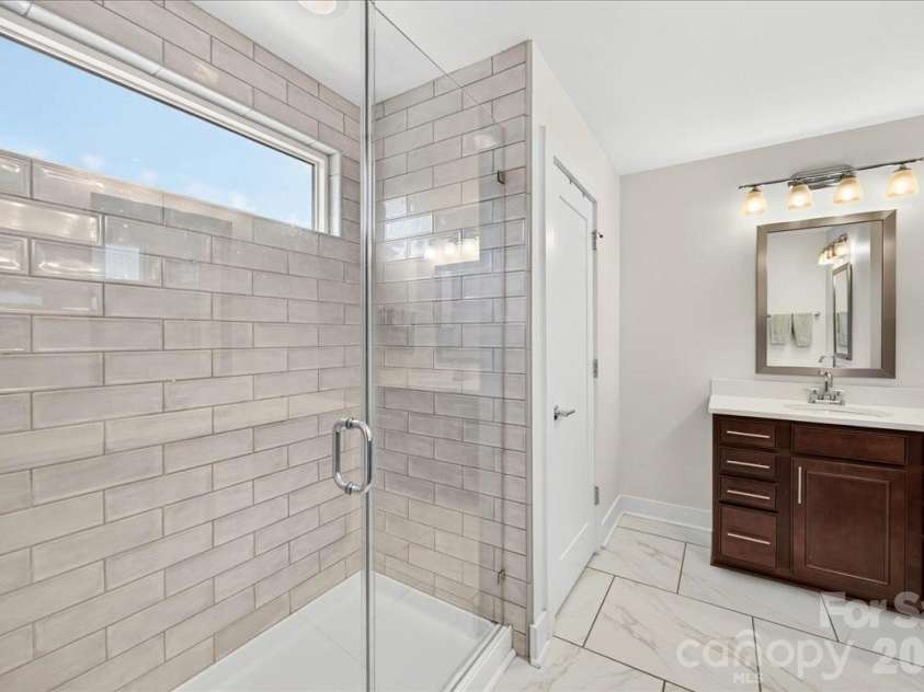 2115 Garabrandt Lane, Charlotte, NC 28204.  MLS# CAR4402454, YatesRealty ID 37629. 