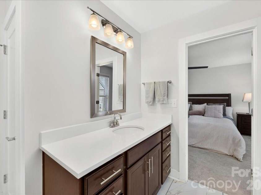 2115 Garabrandt Lane, Charlotte, NC 28204.  MLS# CAR4402454, YatesRealty ID 37629. 