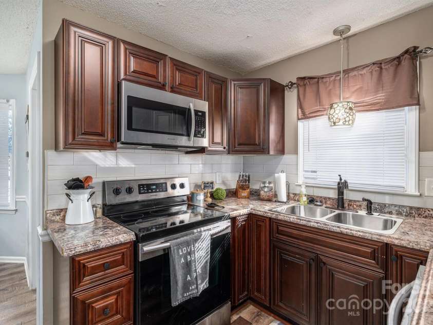 1316 Neal Hawkins Road, Gastonia, NC 28056.  MLS# CAR4219297, YatesRealty ID 3763. 