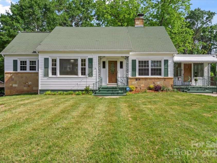 514 Sumter Street, Shelby, NC 28150.  MLS# CAR4253430, YatesRealty ID 3763. 