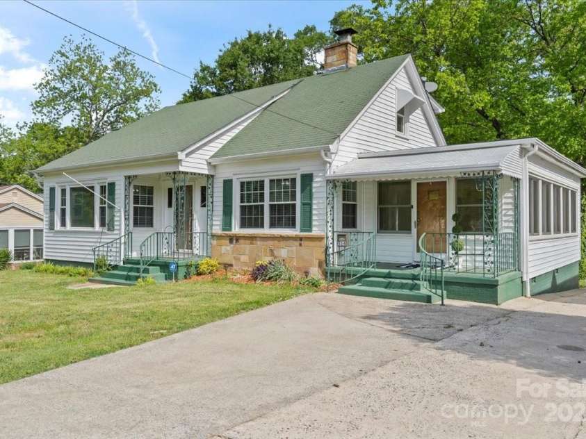 514 Sumter Street, Shelby, NC 28150.  MLS# CAR4253430, YatesRealty ID 3763. 