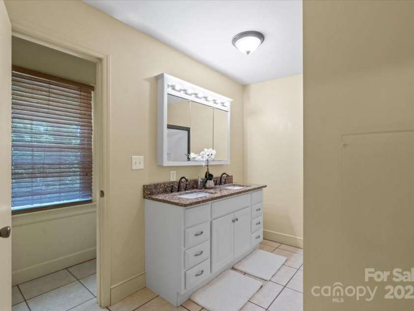 514 Sumter Street, Shelby, NC 28150.  MLS# CAR4253430, YatesRealty ID 3763. 