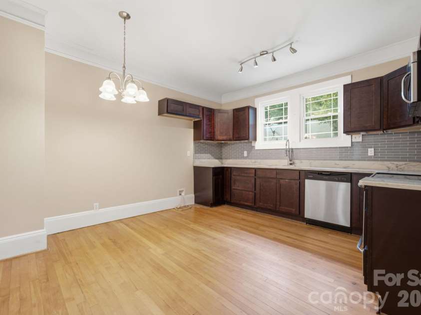 206 Ridge Avenue, Kannapolis, NC 28083.  MLS# CAR4404212, YatesRealty ID 37630. Kitchen