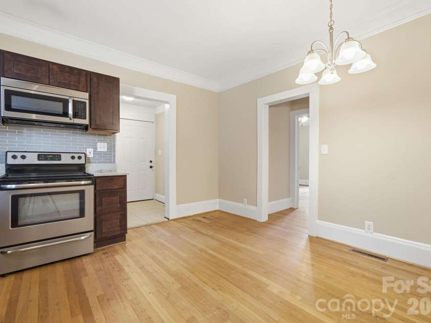 206 Ridge Avenue, Kannapolis, NC 28083.  MLS# CAR4404212, YatesRealty ID 37630. Kitchen