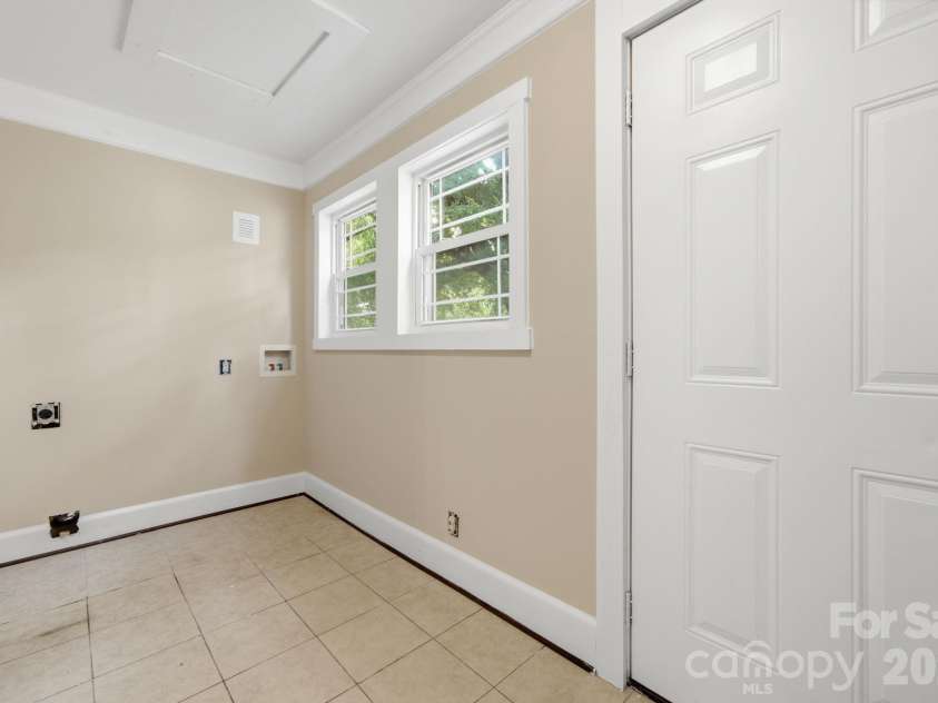 206 Ridge Avenue, Kannapolis, NC 28083.  MLS# CAR4404212, YatesRealty ID 37630. Laundry Room