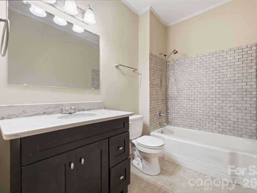 206 Ridge Avenue, Kannapolis, NC 28083.  MLS# CAR4404212, YatesRealty ID 37630. Second Full Bathroom