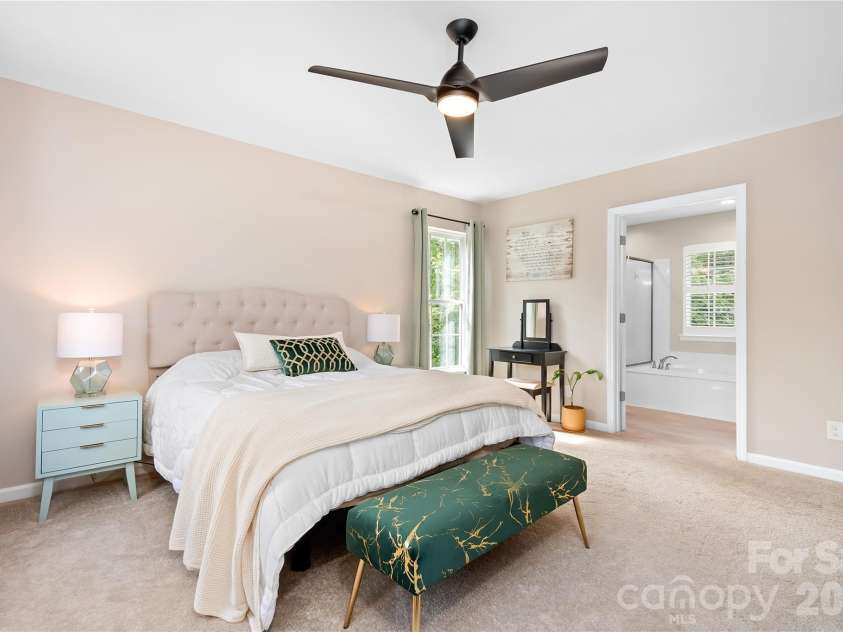 9407 Willow Tree Lane, Charlotte, NC 28277.  MLS# CAR4401791, YatesRealty ID 37631. Large primary bedroom!